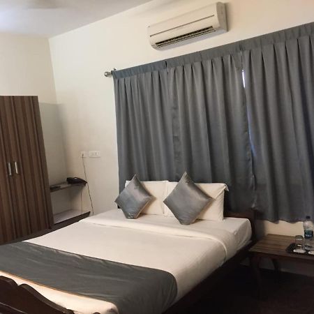Pp Residency Hotel Covelong Bagian luar foto