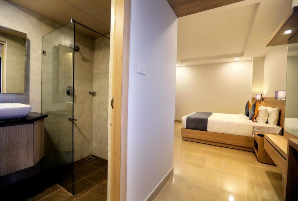 Pp Residency Hotel Covelong Bagian luar foto